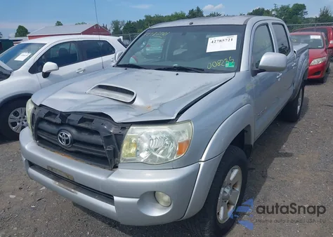 2006 Toyota Tacoma Prerunner V6 z USA, uszkodzony, nr VIN 3TMJU62N76M008235